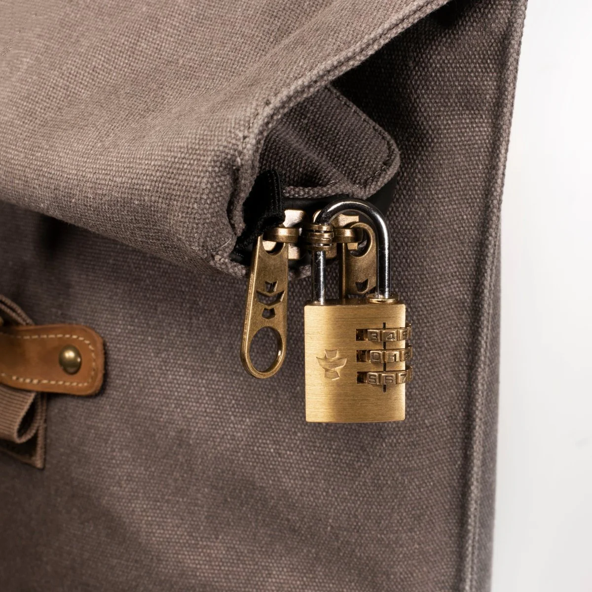The Defender - Smell Proof Padded Backpack - Image 21