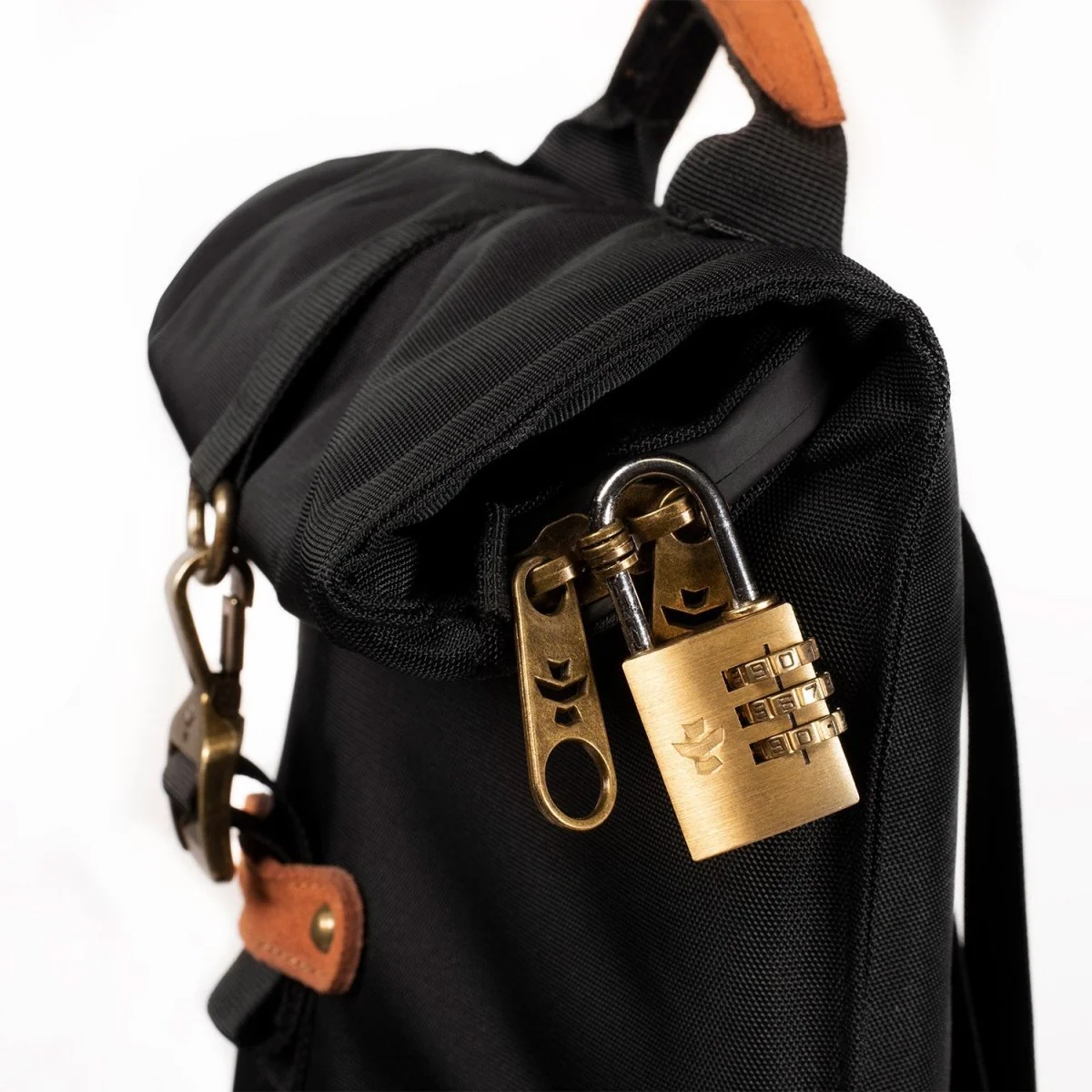 The Defender - Smell Proof Padded Backpack - Image 9